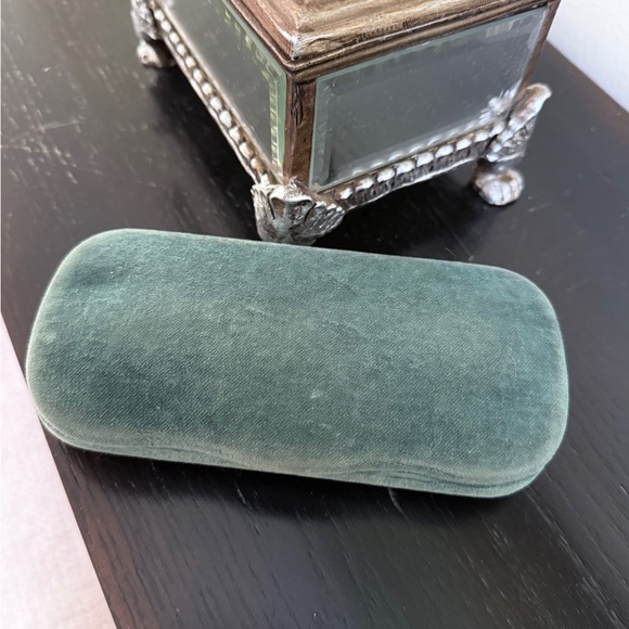 Gucci Velvet Glasses Case in Green and Pink - Picture 3 of 3
